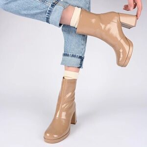 New! Journee Collection Aylani Bootie Size:7.5